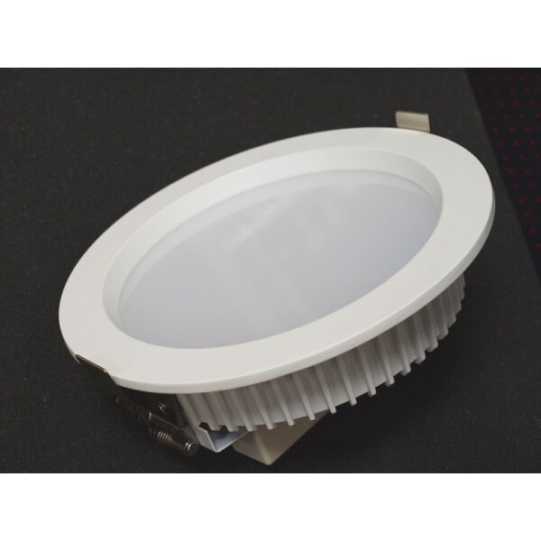 Downlight 15W, SMD 5630, Aussendm.235mm, Ausschnitt 200mm, Einbautiefe 85mm, 3000K